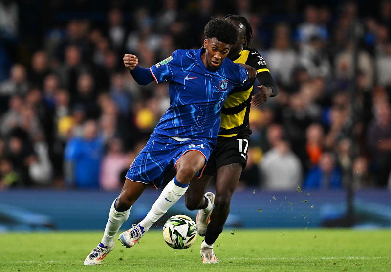 josh-acheampong-phat-hien-phong-ngu-day-hua-hen-cua-chelsea