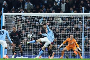 Manchester City vs Bayer Leverkusen (03:00 – 26/11)