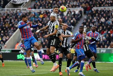 Newcastle United vs Crystal Palace (22:00 – 04/01)