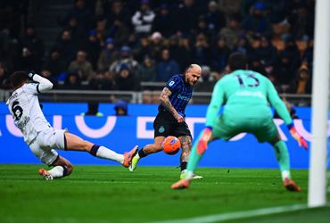 Inter Milan vs Bologna (02:45 – 05/01)