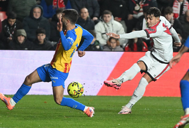 Rayo Vallecano vs Valencia CF (03:00 – 02/12)