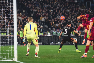 AS Roma vs Como (02:45 – 16/12)