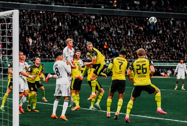 Eintracht Frankfurt vs Dortmund (00:30 – 29/10)