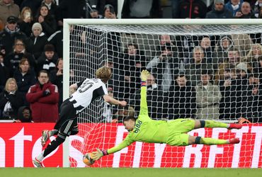 Newcastle United vs AFC Bournemouth  (22:00 – 10/01)