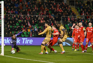 Shelbourne vs Crystal Palace (03:00 – 12/12)