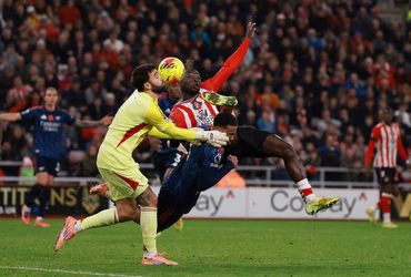 Sunderland vs Arsenal (00:30 – 09/11)