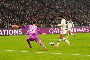 Eintracht Frankfurt vs Atalanta (03:00 – 27/11)