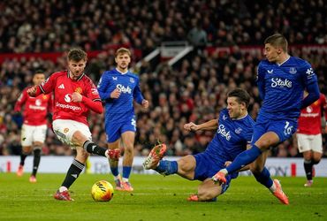 Manchester United vs Everton (03:00 – 25/11)