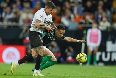 Valencia CF vs Real Betis (00:30 – 10/11)