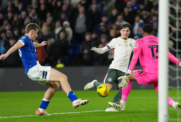 Cardiff City vs Chelsea (03:00 – 17/12)