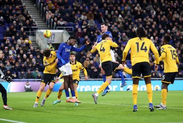 Everton vs Wolverhampton (02:30 – 08/01)