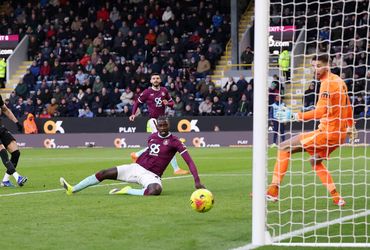Burnley vs Tottenham (22:00 – 24/01)