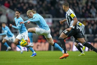Newcastle United vs Manchester City (03:00 – 14/01)