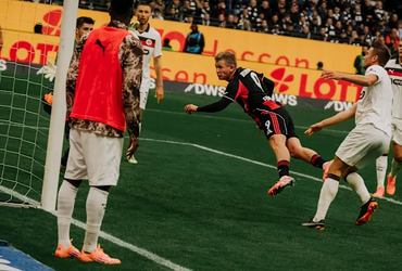 Eintracht Frankfurt vs St. Pauli (20:30 – 25/10)
