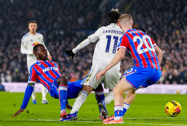 Leeds United vs Crystal Palace (03:00 – 21/12)